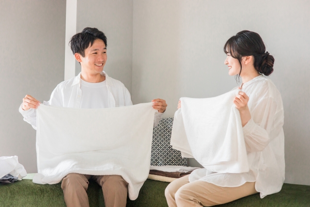 洗濯物をたたむ