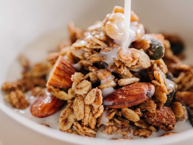 グラノーラ_朝ごはん